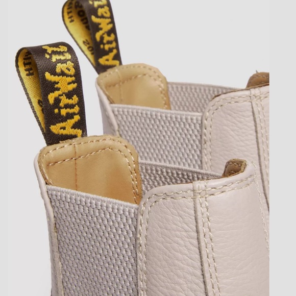 Dr. Martens 2976 Chelsea Boots 7 NWT - Picture 8 of 14